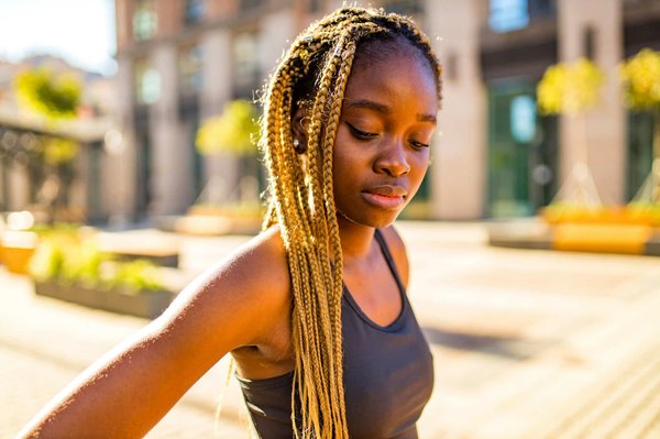 Dreadlocks, nattes, tresses : comment choisir les produits pour ces coiffures ?