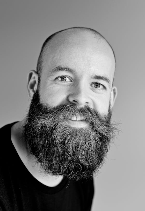 Stimulez votre barbe avec le rouleau barbe efficace
